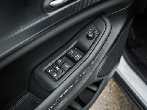 New 2025 Jeep Grand Cherokee L Laredo w/ Luxury Tech Group I image 19