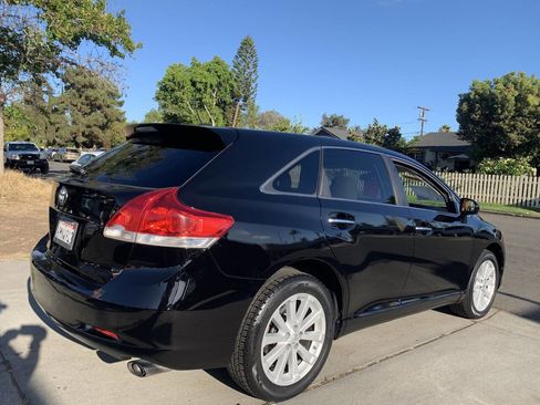 Used 2010 Toyota Venza FWD 4cyl 4dr Crossover image 7