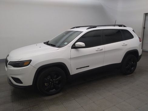 Used 2021 Jeep Cherokee Latitude Plus FWD image 2
