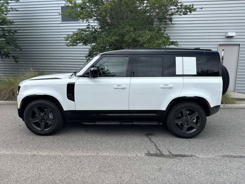 Used 2026 Land Rover Defender 110 X-Dynamic SE AWD/4WD image 2