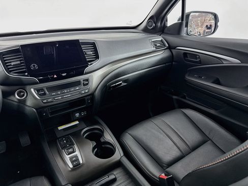 Certified 2023 Honda Passport TrailSport image 24