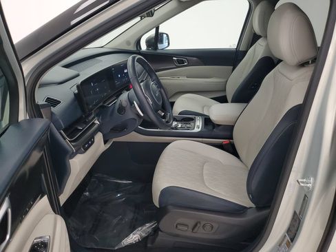 Used 2025 Kia Carnival SX w/ SX Dark Edition Package FWD image 12