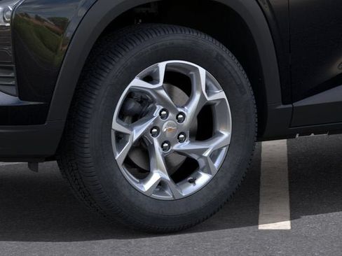 New 2026 Chevrolet Trax LS w/ LS Convenience Package FWD image 9