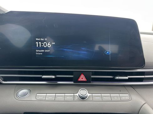 Used 2024 Hyundai Elantra SEL image 9