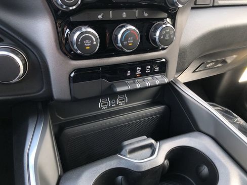 New 2026 RAM 1500 4x4 Crew Cab image 29