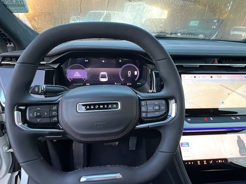 Used 2024 Jeep Wagoneer Launch Edition image 27