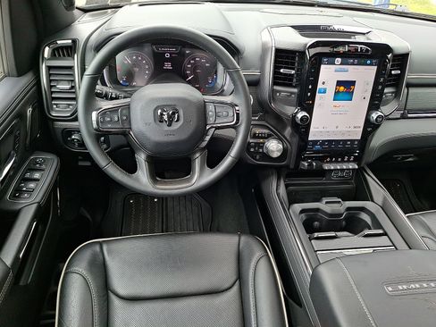 Used 2024 RAM 1500 Limited AWD/4WD image 11