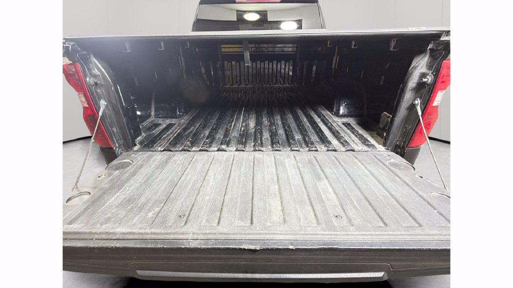 Used 2022 Chevrolet Silverado 1500 Custom RWD image 28
