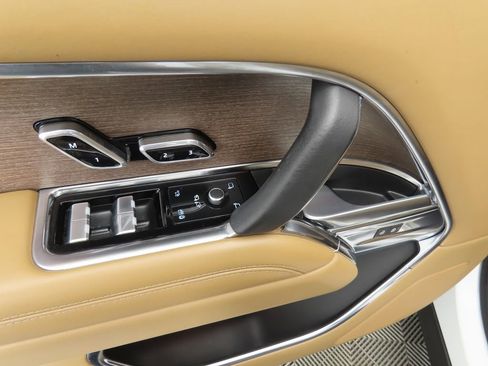 Certified 2023 Land Rover Range Rover SE image 23