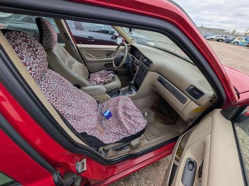 Used 1999 Volvo S70 T5 FWD image 27