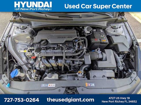 Used 2023 Hyundai Elantra Limited w/ Preferred Accessory Package FWD image 13