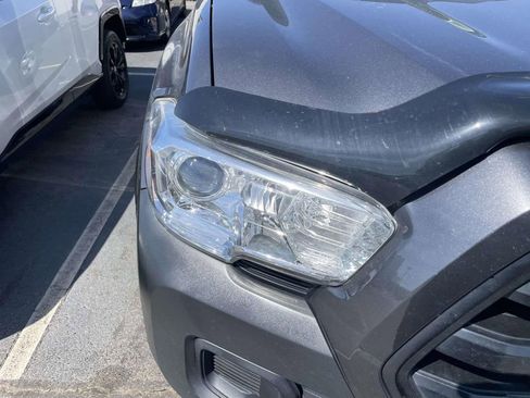 Used 2016 Toyota Tacoma SR image 12