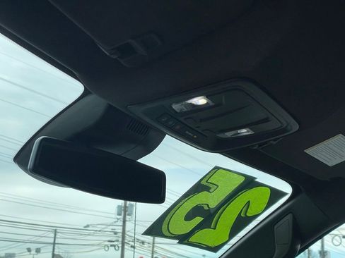 Used 2025 GMC Sierra 1500 SLT image 19