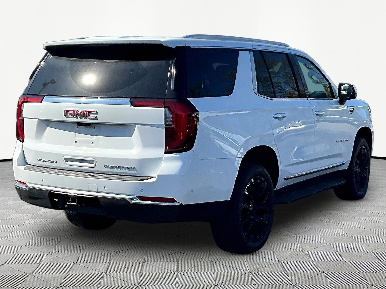 Used 2026 GMC Yukon Elevation w/ Elevation Premium Package AWD/4WD image 6