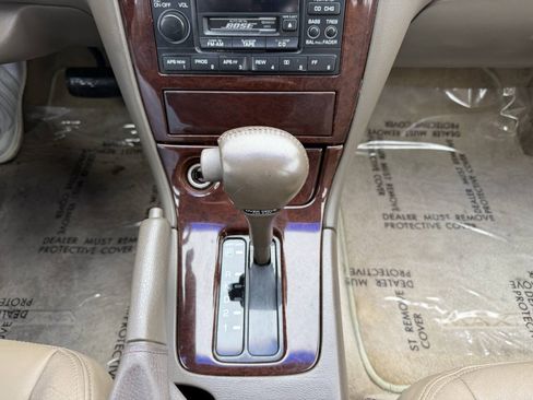 Used 1997 Nissan Maxima GLE FWD image 17