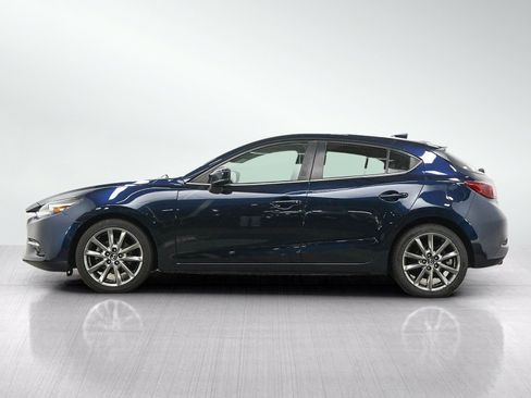 Used 2018 MAZDA MAZDA3 Grand Touring w/ Premium Equipment Package FWD image 2
