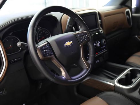 Used 2022 Chevrolet Silverado 3500 High Country w/ Technology Package AWD/4WD image 21