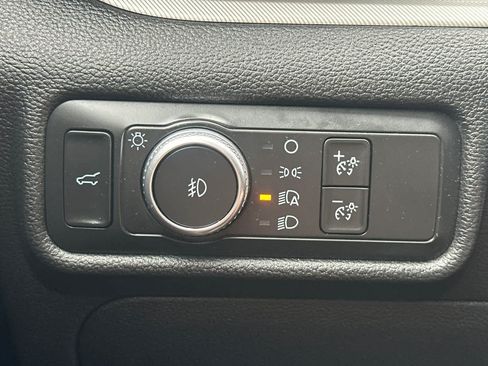 Certified 2020 Ford Explorer XLT w/ Equipment Group 202A AWD/4WD image 30