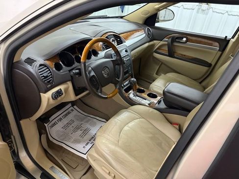 Used 2011 Buick Enclave CXL image 34