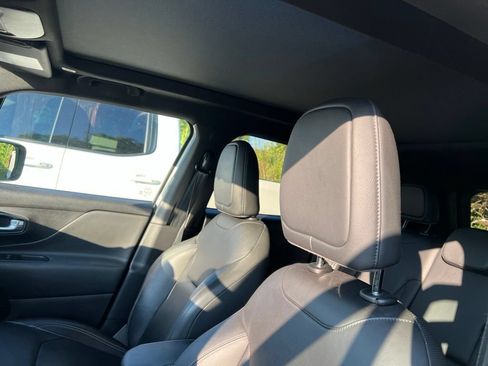 Used 2020 Jeep Renegade Altitude AWD/4WD image 6