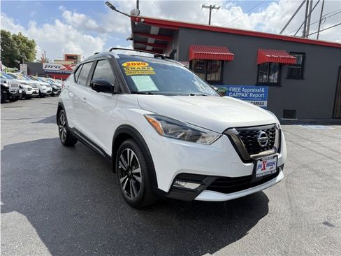 Used 2020 Nissan Kicks SR w/ SR Premium Package image 50