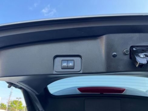Used 2025 Nissan Rogue SV FWD image 24
