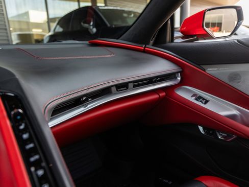 Used 2021 Chevrolet Corvette Stingray Premium Conv w/ Z51 Performance Package image 37