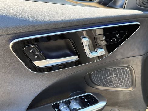 Used 2025 Mercedes-Benz C 300 Sedan image 21