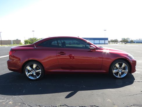 Used 2010 Lexus IS 250C image 6