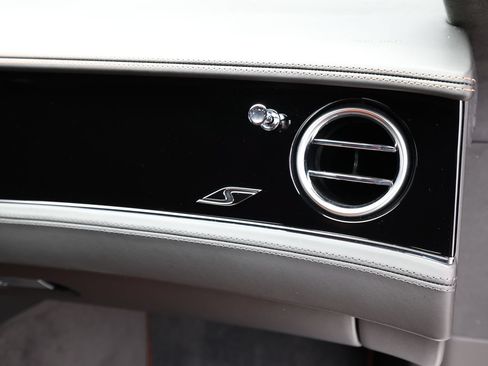Certified 2023 Bentley Continental GT V8 AWD/4WD image 29