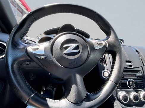 Used 2009 Nissan 370Z Coupe w/ Sport Pkg RWD image 8