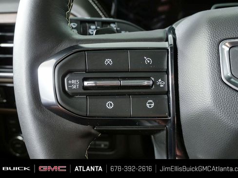 Used 2025 GMC Yukon XL Denali Ultimate w/ LPO, Floor Liner Package AWD/4WD image 11