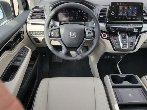 New 2026 Honda Odyssey Touring image 24
