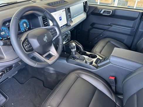 New 2026 Ford Bronco Badlands image 9