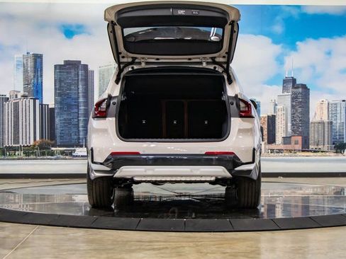 Used 2026 BMW X1 xDrive28i w/ Technology Package image 12