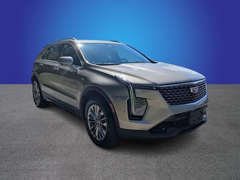 Certified 2025 Cadillac XT4 Premium Luxury FWD image 7