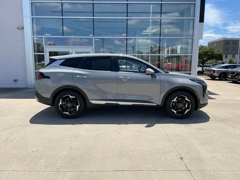 New 2026 Kia Sportage EX FWD image 4