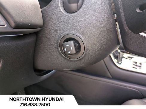 Used 2025 Genesis GV80 2.5T Standard image 36