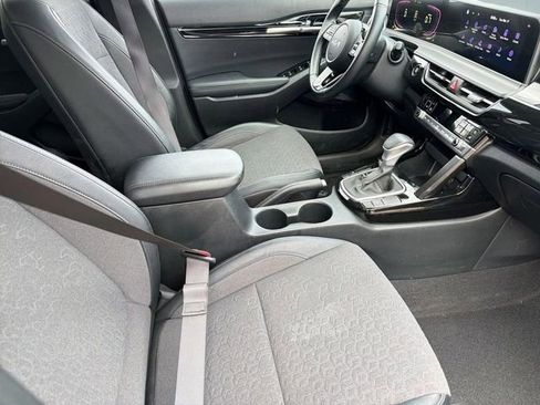 Used 2025 Kia Seltos S FWD image 27