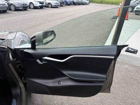 Used 2015 Tesla Model S 70D AWD/4WD image 13