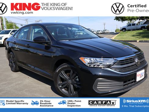Certified 2024 Volkswagen Jetta SE w/ Panoramic Sunroof Package FWD image 1