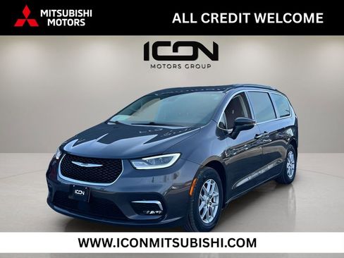 Used 2022 Chrysler Pacifica Touring-L FWD image 1