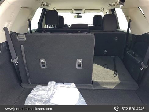 New 2025 Nissan Pathfinder SV image 27