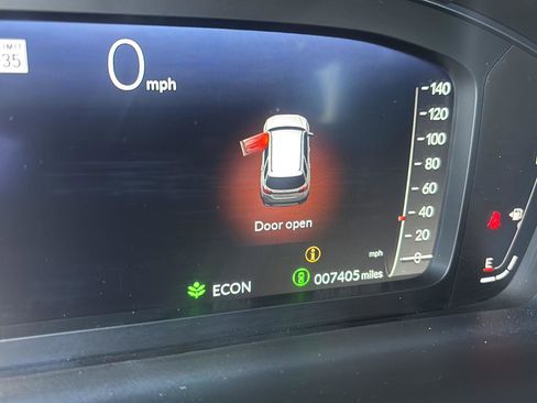 Used 2025 Honda Pilot Elite image 13