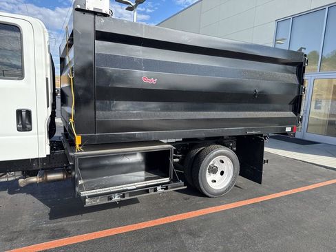 New 2025 Chevrolet Low Cab Forward image 7