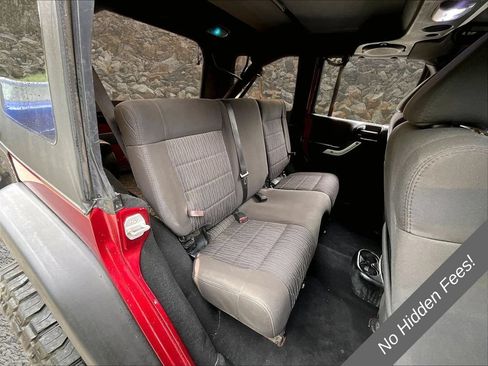 Used 2012 Jeep Wrangler Unlimited Rubicon w/ Connectivity Group AWD/4WD image 24