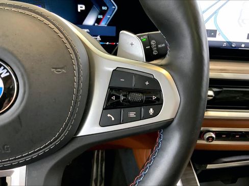 Used 2025 BMW X7 M60i AWD/4WD image 24