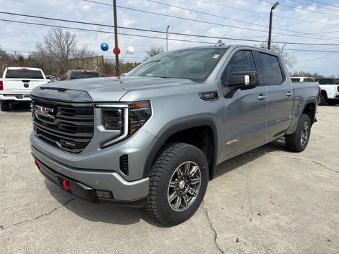 Used 2024 GMC Sierra 1500 AT4 w/ Technology Package AWD/4WD image 1