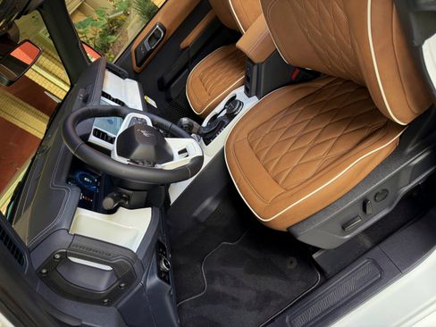 Used 2025 Ford Bronco Outer Banks AWD/4WD image 16