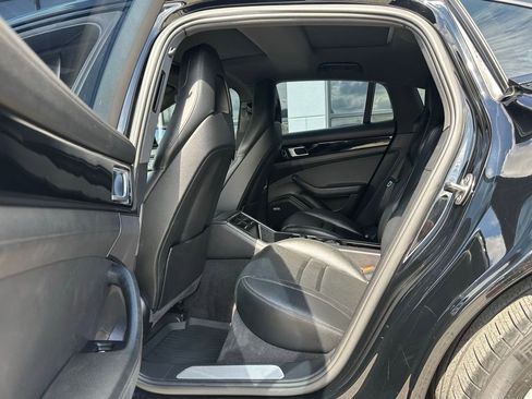 Used 2019 Porsche Panamera image 25